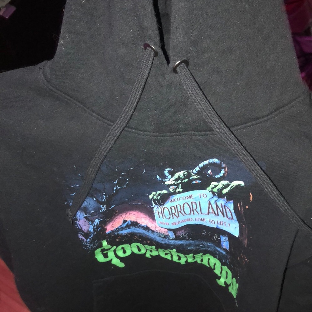Goosebumps horror sweatshirt size medium fits a little small!